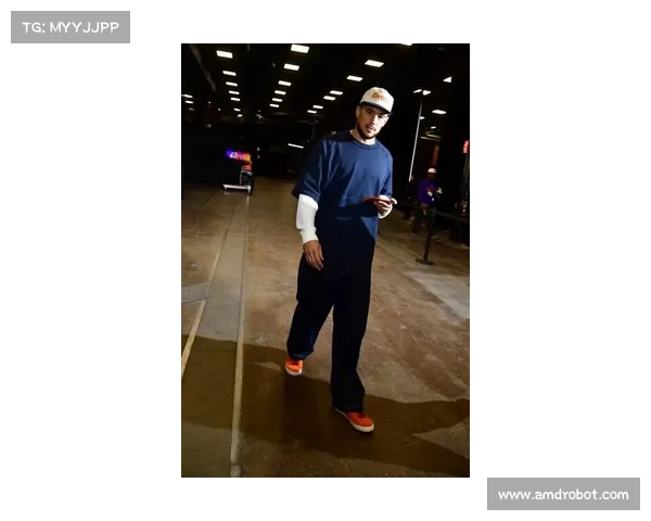 德文·布克凭借出色技巧成为年轻球员成长的典范